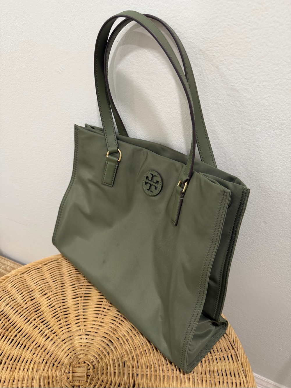Tory Burch Ella Small Nylon Tote Palm Leaf Green Logo Medallion Shoulder Bag - Picture 6 of 6